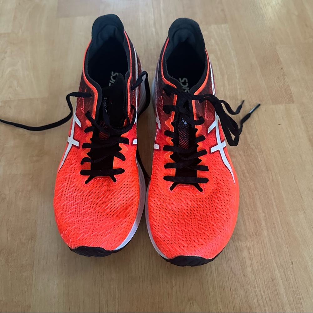Women’s Asics Magic Speed (Gen 1) Carbon Sneakers, size 7.5